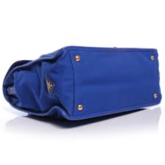 PRADA Canapa Cinghiale 39221 Royal Blue Spring 2011 RTW - Picture 4 of 6